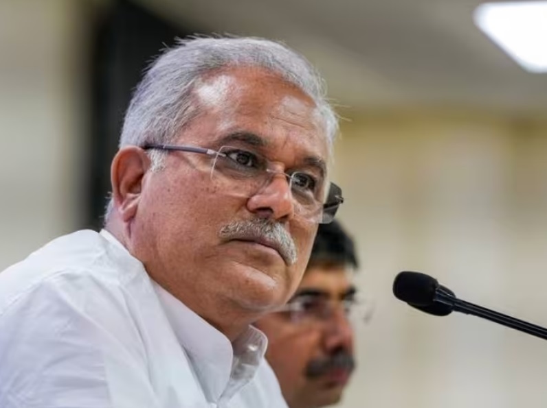 छत्तीसगढ़ : स्वर्गीय राजा देवव्रत सिंह पूर्व विधायक खैरागढ़ की प्रतिमा व गार्डन की आड़ में पूर्व मुख्यमंत्री भूपेश बघेल कर रहे हैं राजनीति