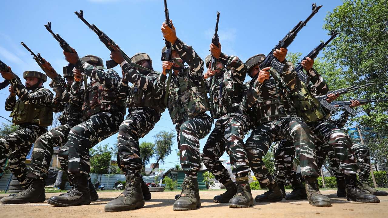 छत्तीसगढ़ में CRPF का बड़ा एक्शन, बीजापुर मुठभेड़ में 3 नक्सली ढेर, सुरक्षा बलों का संयुक्त ऑपरेशन अभी भी जारी
