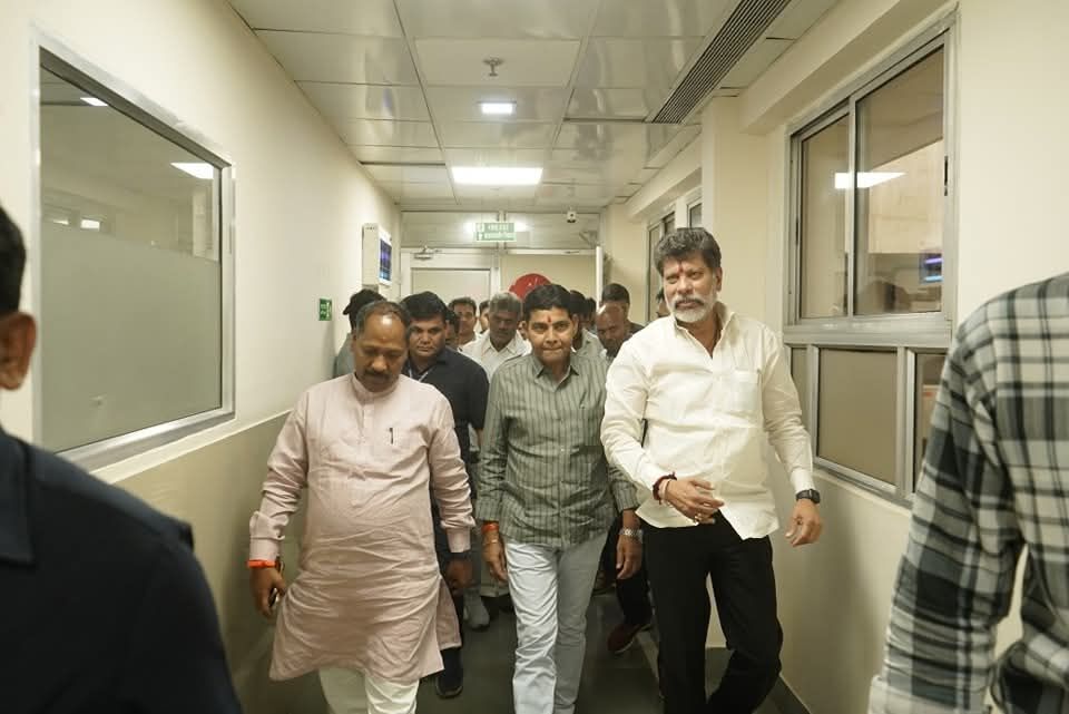 मां बम्लेश्वरी धाम रोपवे हादसा: भाजपा प्रदेश महामंत्री भरत वर्मा गंभीर घायल, कुशल छेम जाने पहुंचे बड़े नेता