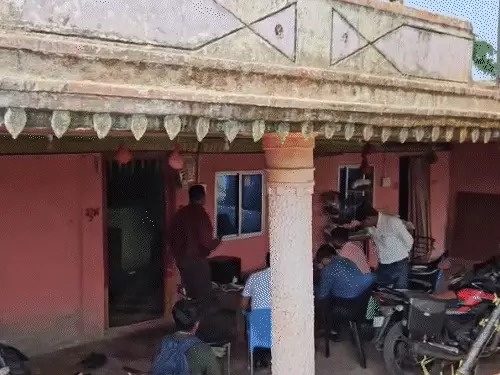 पूर्व विधायक मनीष कुंजाम के रिश्तेदार के घर दबिश; 5 तेंदूपत्ता प्रबंधकों के घर हुई कार्रवाई