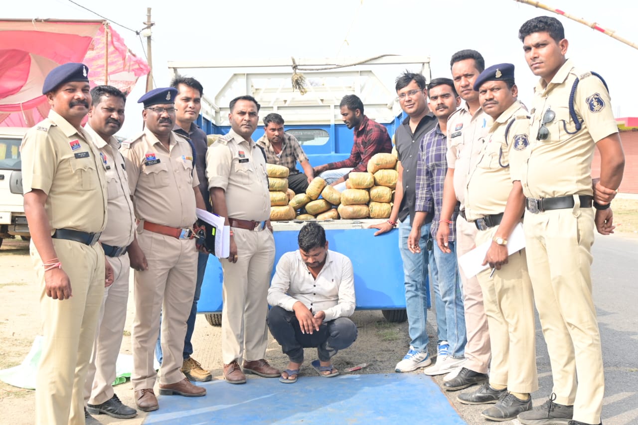 पुष्पा स्टाइल में की जा रही गांजा तस्करी का कोरिया पुलिस ने किया भंडाफोड़, 92 किलो से अधिक गांजा सहित एक आरोपी गिरफ्तार