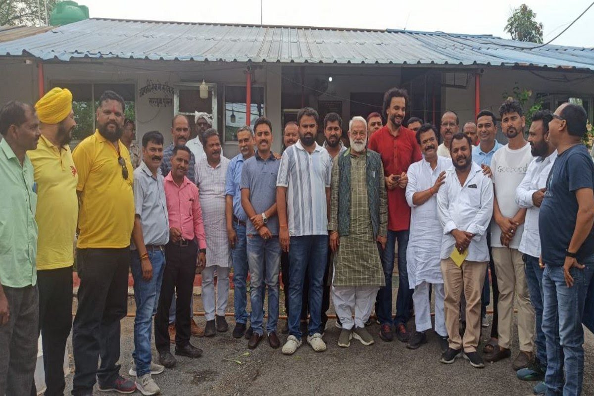अंबिकापुर में CM के दौरे के दौरान कांग्रेसियों का हंगामा, सड़कों के लिए राशि मांगने पर गिरफ्तारी