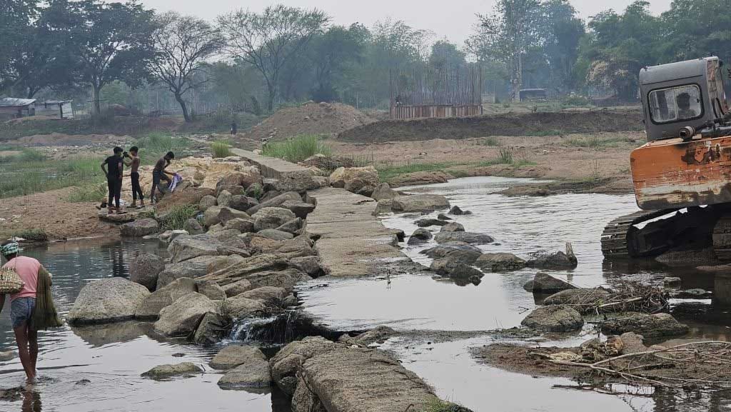 छत्तीसगढ़ : 2करोड़ रुपए की लागत से बना डाय फ्राम वॉल पहली ही बारिश में टूटा 
