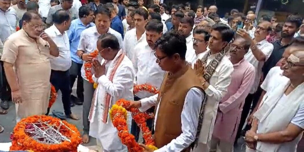 हास्य और व्यंग्य से  मानवीय संवेदनाओं को छूने वाले पद्मश्री डॉ. सुरेंद्र दुबे पंचतत्व में विलीन 