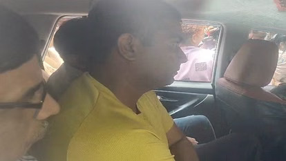 चैतन्य बघेल की गिरफ्तारी पर सियासी घमासान, कांग्रेस विधायकों ने किया सदन का बहिष्कार, पहुंचे ED दफ्तर