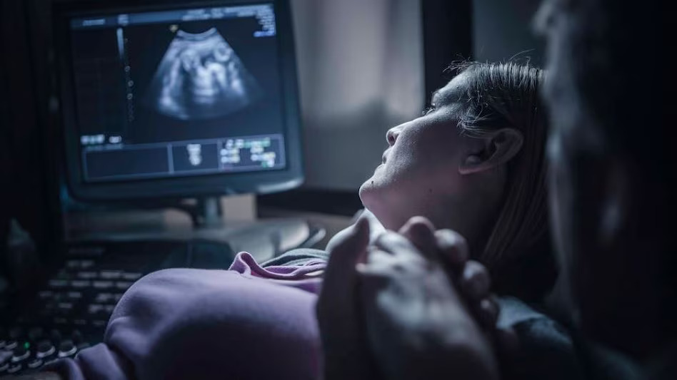 हैदराबाद में स्पर्म तस्करी का बड़ा खुलासा, डीएनए टेस्ट ने खोली पोल, डॉक्टर नम्रता समेत 8 गिरफ्तार