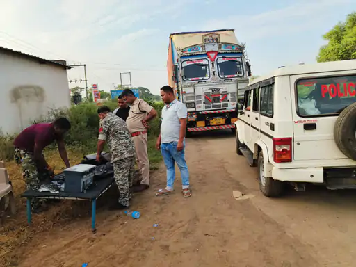 सारंगढ़ में 90 किलो गांजा के साथ 5 तस्कर गिरफ्तार, ओडिशा से कंटेनर में हो रही थी तस्करी 