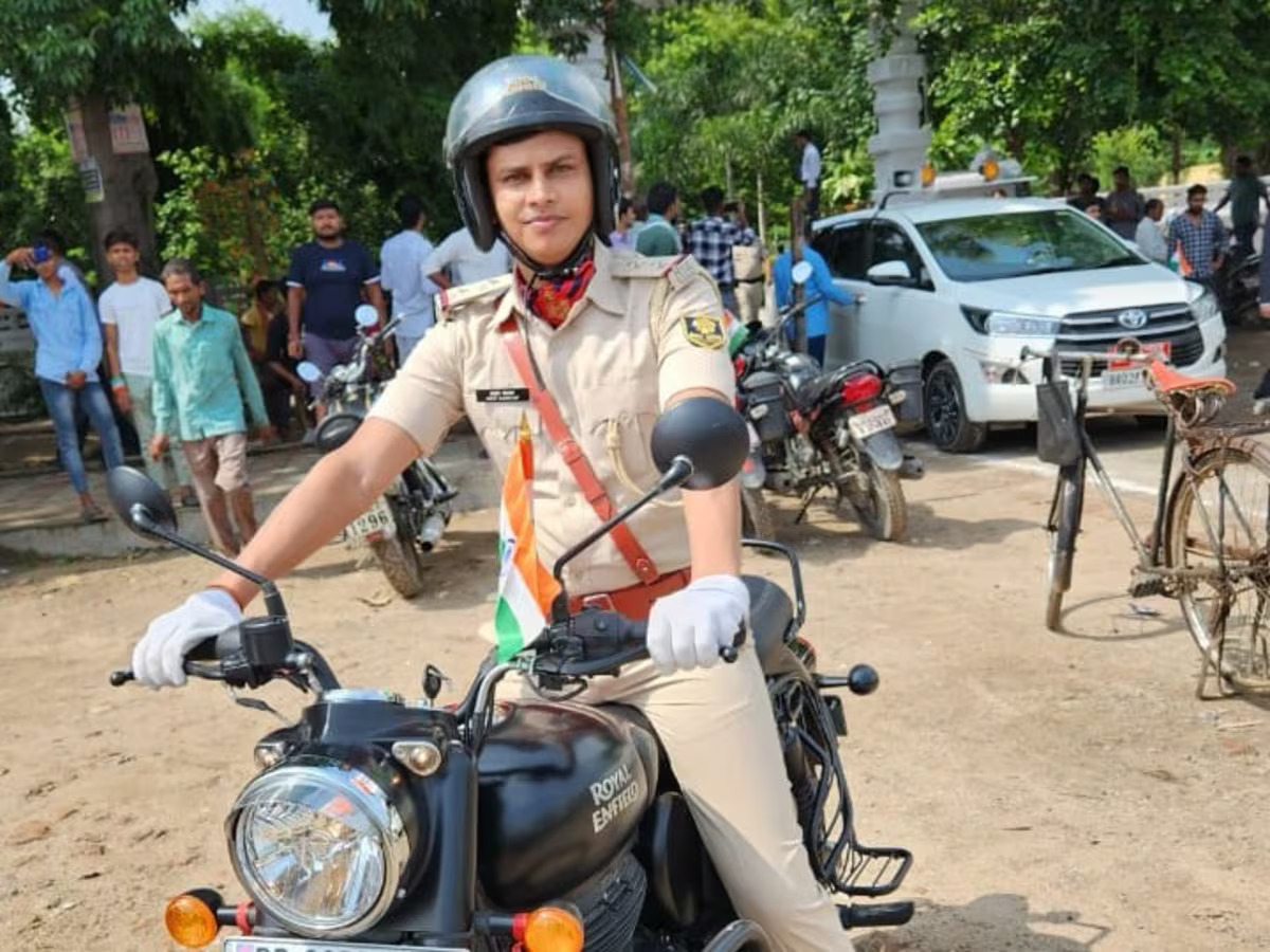 बिहार पुलिस के दारोगा ने फांसी लगा की आत्महत्या, कारण अज्ञात, 2 साल पहले हुई थी शादी, मीडिया सेल का था प्रभारी 