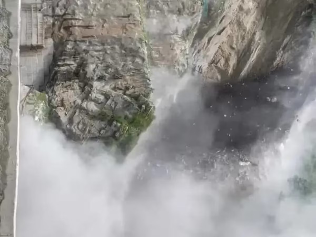 उत्तराखंड के ज्योतिर्मठ में बड़ा हादसा: टीएचडीसी डैम साइट पर चट्टान टूटने से 12 मजदूर घायल, एक की हालत गंभीर