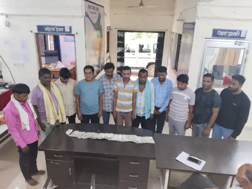 बिलाईगढ़ में जुए की महफिल में छापा, 11 गिरफ्तार, लाखों की बाज़ी से पहले पुलिस की एंट्री