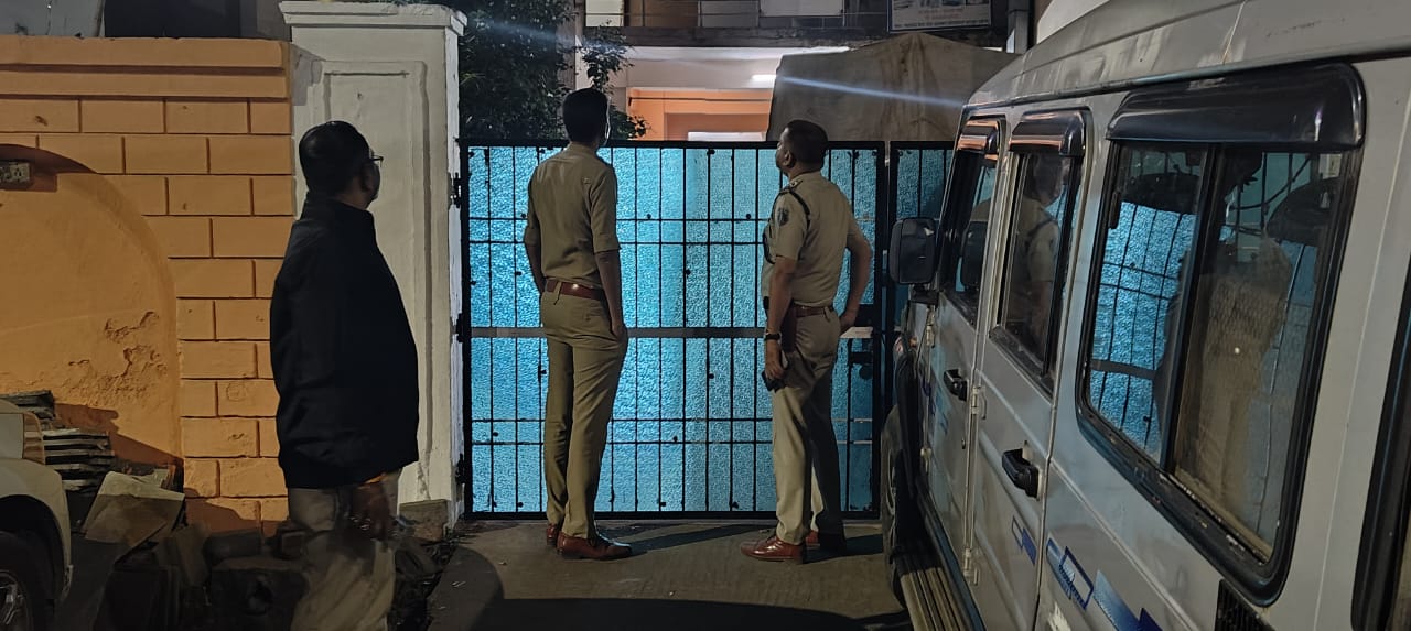 छत्तीसगढ़िया क्रांति सेना के मुखिया पर पुलिस का कसता शिकंजा, अमित बघेल के करीबी के ठिकानों पर मिडनाइट छापामारी, मचा हड़कंप