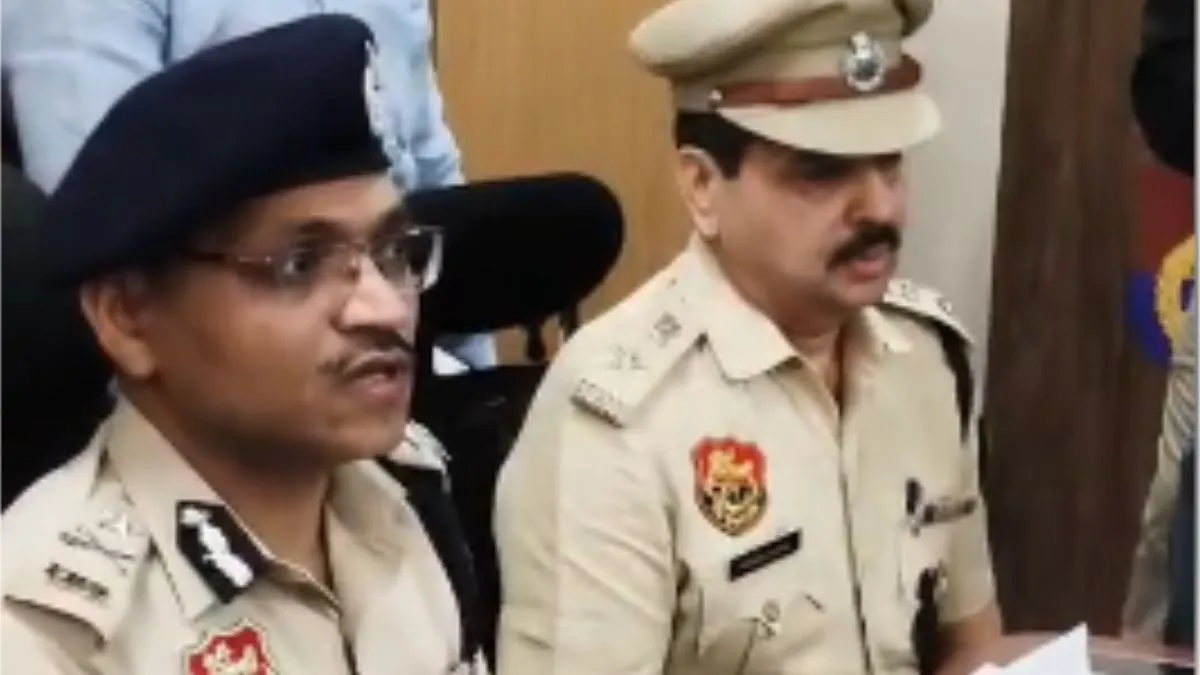 डॉक्टर का कमरा बना विस्फोटक अड्डा: डॉक्टर के कमरे से 360 किलो अमोनियम नाइट्रेट और हथियार बरामद, पुलिस ने किया पर्दाफाश 