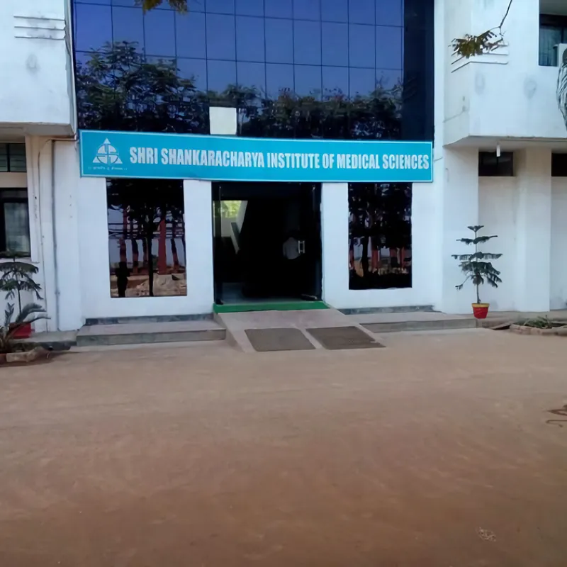 हाईकोर्ट के आदेश की अनदेखी: स्वास्थ्य सचिव पर 'शंकराचार्य इंस्टिट्यूट ऑफ मेडिकल साइंसेज' को संरक्षण देने का गंभीर आरोप 