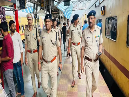 मुंबई से फरार, बांग्लादेश लौटने की फिराक, दुर्ग स्टेशन पर शालीमार-कुर्ला एक्सप्रेस ट्रेन से गिरफ्तार हुआ विदेशी नागरिक