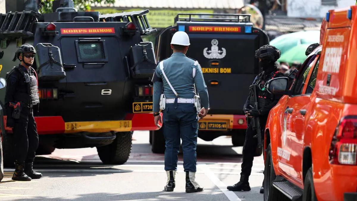 जुमे की नमाज के दौरान मस्जिद में जोरदार विस्फोट, 50 से ज्यादा लोग घायल, पुलिस जांच में जुटी