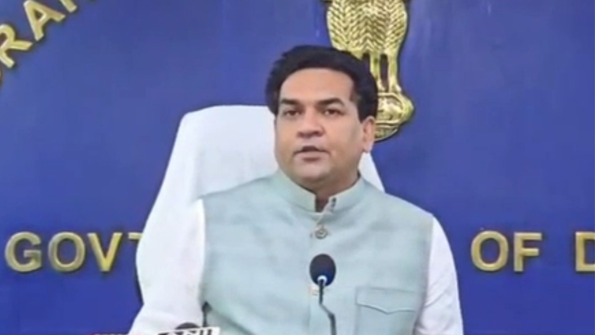 दिल्ली में प्रदूषण पर सरकार का बड़ा फैसला: मजदूरों को 10,000 सहायता, 50% वर्क फ्रॉम होम अनिवार्य