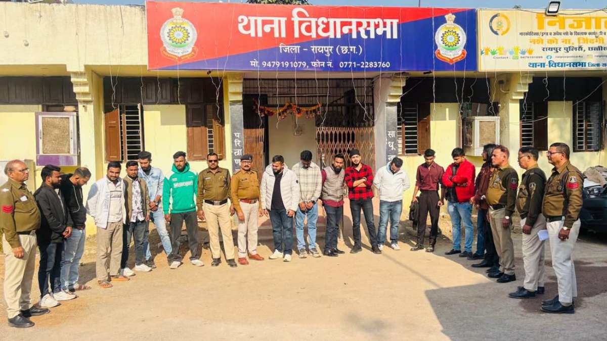 Raipur News : नए साल से पहले पुलिस का बड़ा एक्शन, पार्टी में 21 युवाओं पर शिकंजा