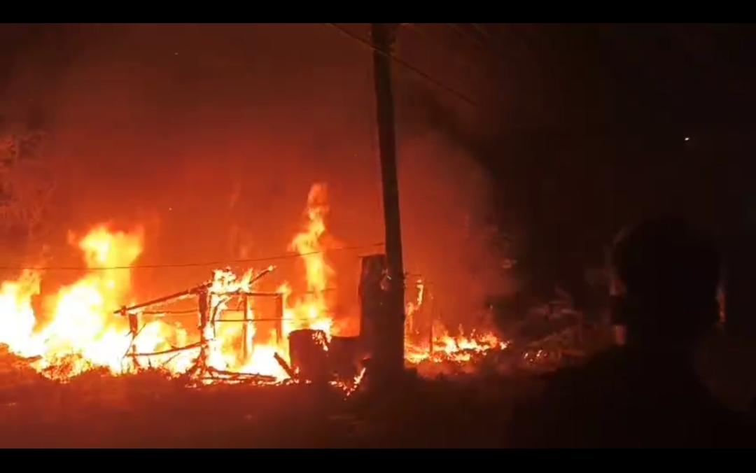 रायपुर में आग का तांडव: तेलीबांधा चौक के पास अस्पताल क्षेत्र में मची अफरातफरी