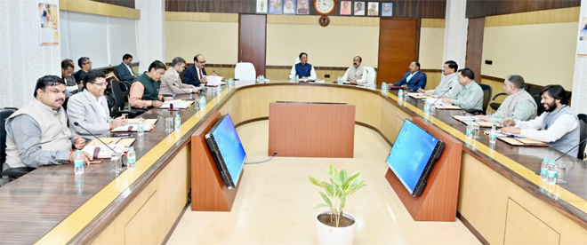 साय कैबिनेट की मेगा घोषणाएँ: 200 यूनिट तक बिजली आधी, सोलर पर बड़ी सब्सिडी, व्यापारियों को नई सुविधा