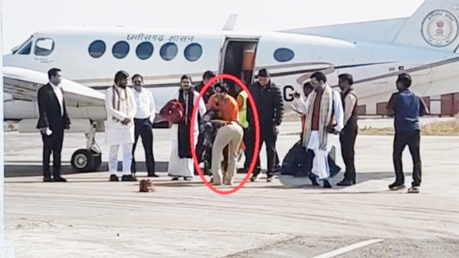 RAIPUR NEWS: वीडियो वायरल होते ही ऑन-ड्यूटी टीआई पर गिरी गाज, किया गया लाइन अटैच, जाने क्या है मामला 