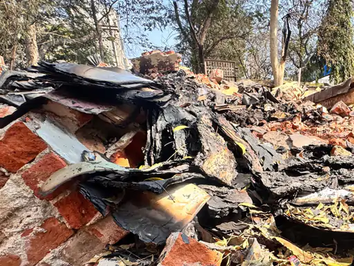 DEO ऑफिस में आग या लापरवाही? शॉर्ट सर्किट ने निगले 26 साल के रिकॉर्ड, नई बिल्डिंग की फाइलें खाती रहीं धूल