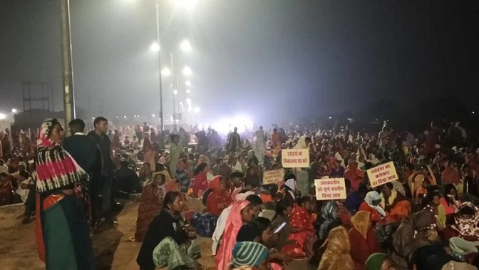 मांगों की आड़ में सड़कों पर अराजकता: रसोइयों का उग्र प्रदर्शन, राजधानी में कानून व्यवस्था तार-तार