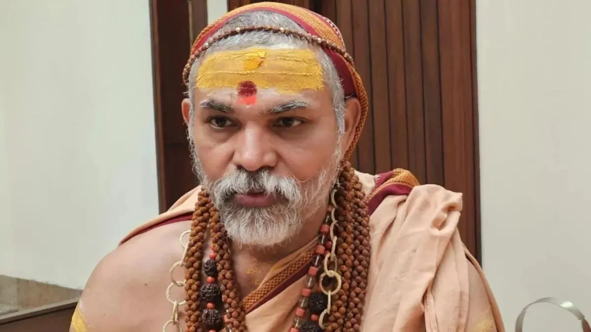 माघ मेला में नियम तोड़ने का आरोप, स्वामी अविमुक्तेश्वरानंद को एक और नोटिस, स्थायी प्रतिबंध की चेतावनी