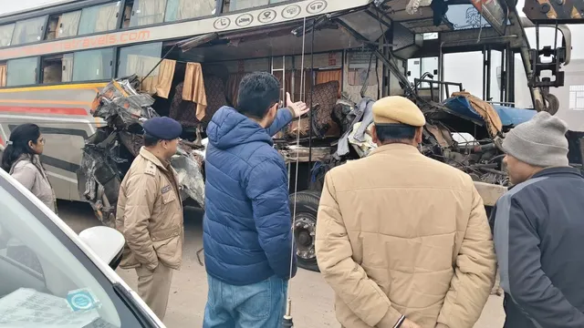 राजस्थान में कोहरे का कहर: भरतपुर में स्लीपर बस ट्रेलर से भिड़ी, मां-बेटे समेत 4 की मौत, हाईवे पर खड़ा था ट्रक