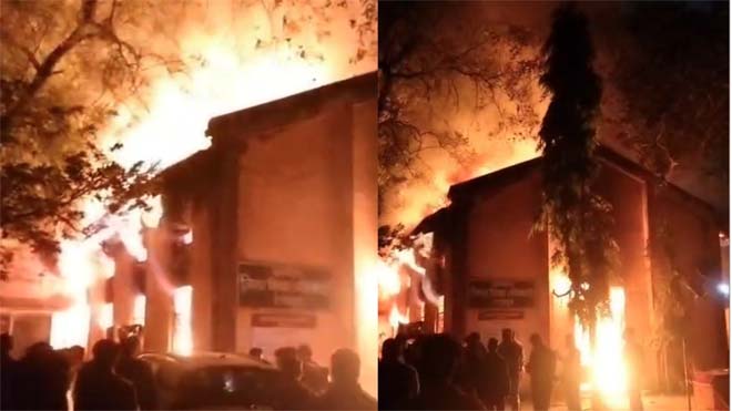 CG News: चूहों का इलाज ढूंढते रहे अफसर, यहां अग्निदेव ने कर दिया ‘क्लीन स्वीप’, DEO ऑफिस के रिकॉर्ड रूम में लगी भीषण आग