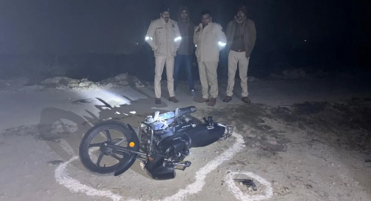 Prayagraj Encounter: वाहन चेकिंग में पुलिस से भिड़े बदमाश, गोली लगने से एक घायल, दो दबोचे गए