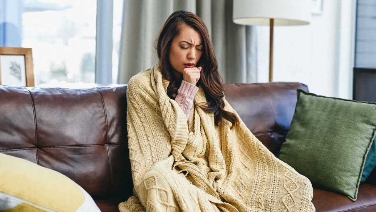 बार-बार सर्दी, खांसी और इंफेक्शन, क्या कमजोर इम्यूनिटी का है लक्षण?