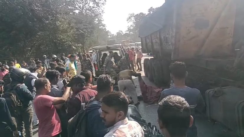रफ्तार का कहर: रायगढ़–जशपुर मार्ग पर ट्रेलर की चपेट में बाइक सवार दो युवकों की दर्दनाक मौत