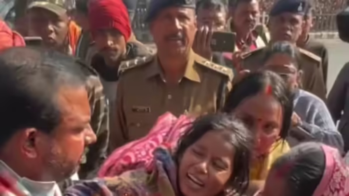 रांची का हादसा: दो मासूम भाई-बहन 10 दिन से लापता, टायर जलाकर प्रदर्शन, जांच में जुटी पुलिस