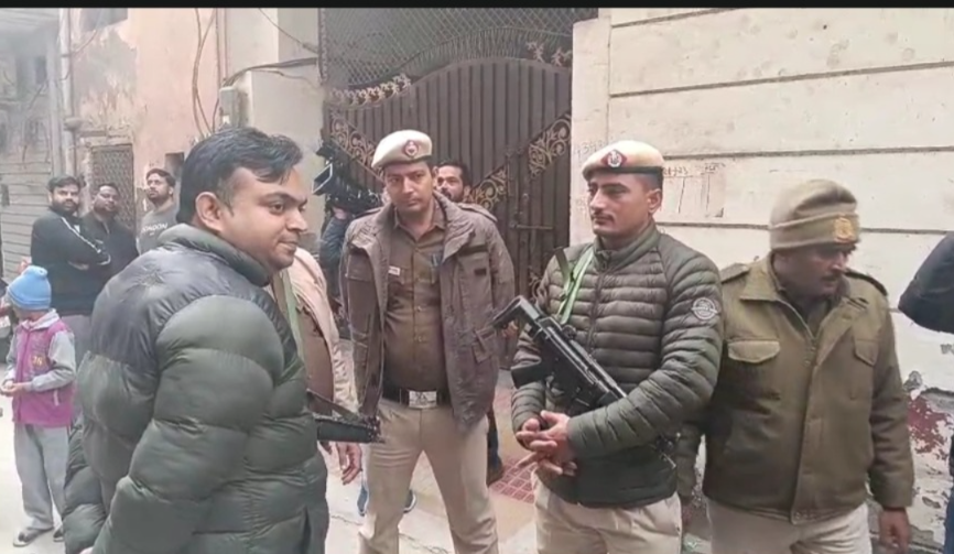 उत्तर-पूर्वी दिल्ली में डबल मर्डर से सनसनी, घर के भीतर बुज़ुर्ग दंपति की नृशंस हत्या