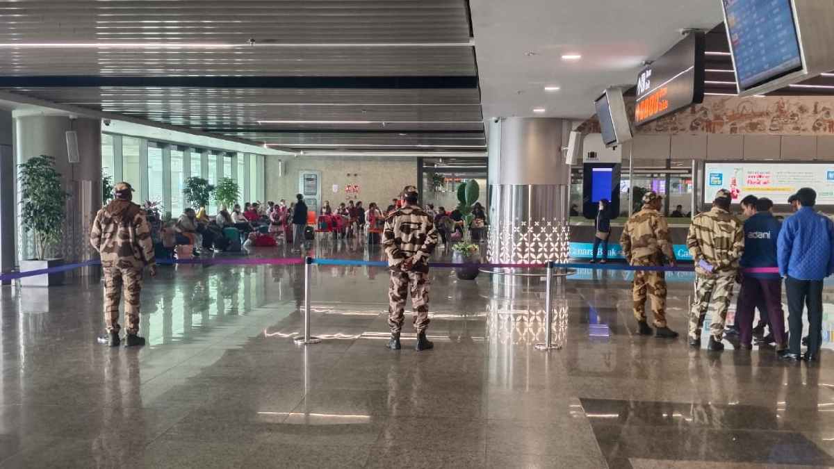 इंडिगो फ्लाइट 6E 6650 को बम की धमकी, दिल्ली से बागडोगरा जा रही विमान ने लखनऊ में की इमरजेंसी लैंडिंग