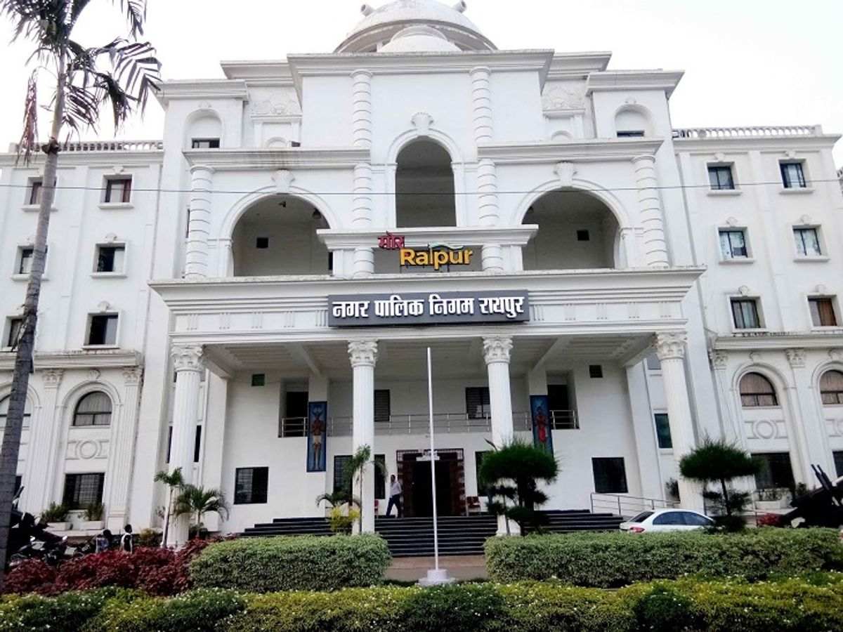 Raipur News: लिटिल फ्लावर स्कूल पर 2.1 करोड़ टैक्स बकाया, CSPDCL को 1.11 करोड़ नोटिस जारी