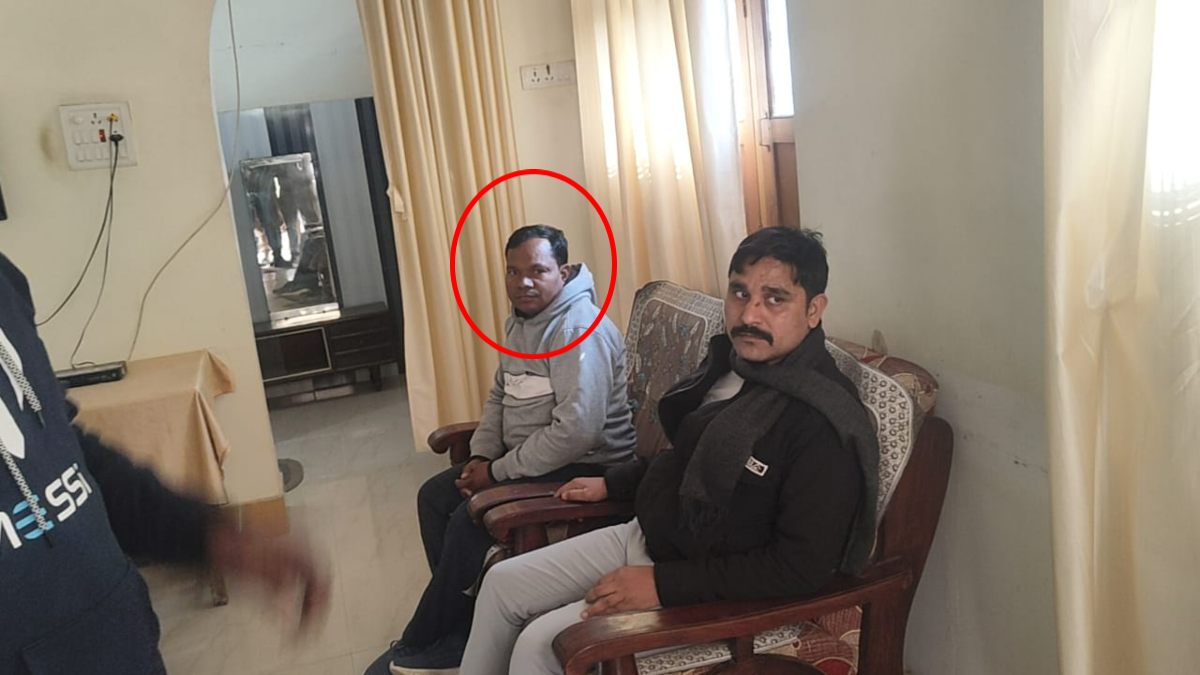 सिंगरौली में लोकायुक्त का सख्त संदेश: भ्रष्ट बाबू 3,000 रुपए की रिश्वत लेते रंगे हाथों गिरफ्तार, जमीन नामांतरण के लिए मांगी थी घुस 