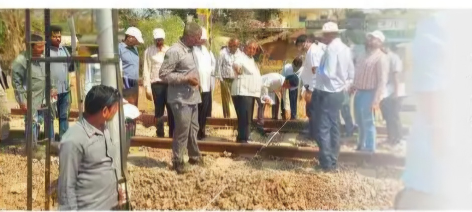 रायपुर-कुरूद के बीच ट्रेन का सफर अभी और दूर: सीआरएस ने तकनीकी खामियों पर लगाई रोक, प्लेटफॉर्म और ट्रैक सुधारने के निर्देश