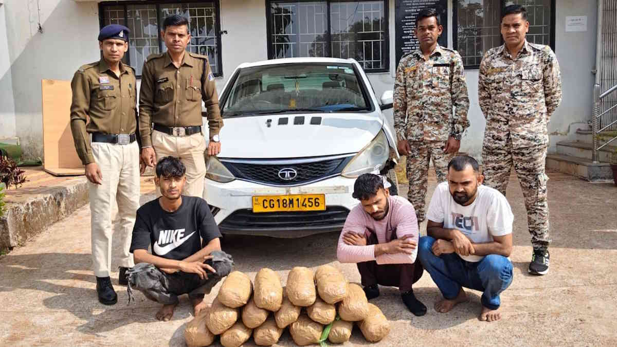 वाहन चेकिंग में बड़ा खुलासा: 8 लाख की खेप के साथ दबोचे गए तीन अंतरराज्यीय तस्कर, कार से 15 किलो गांजा बरामद 