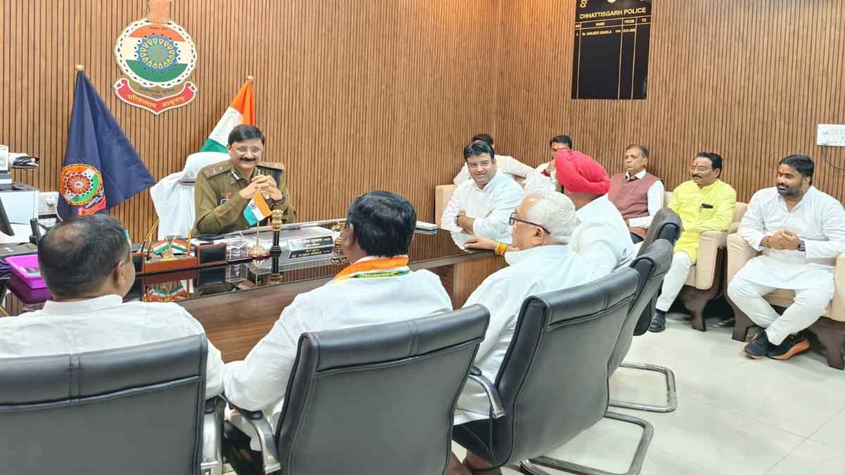 कानून व्यवस्था को लेकर कांग्रेस का पुलिस कमिश्नर से संवाद, रायपुर में पेट्रोलिंग बढ़ाने और अपराध पर सख्त कार्रवाई की मांग