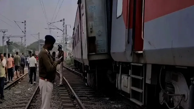 Odisha Train Accident: ओडिशा में बड़ा हादसा टला, चेन्नई–न्यू जलपाईगुड़ी एक्सप्रेस के 3 डिब्बे पटरी से उतरे,धीमी रफ्तार बनी यात्रियों की सुरक्षा कवच