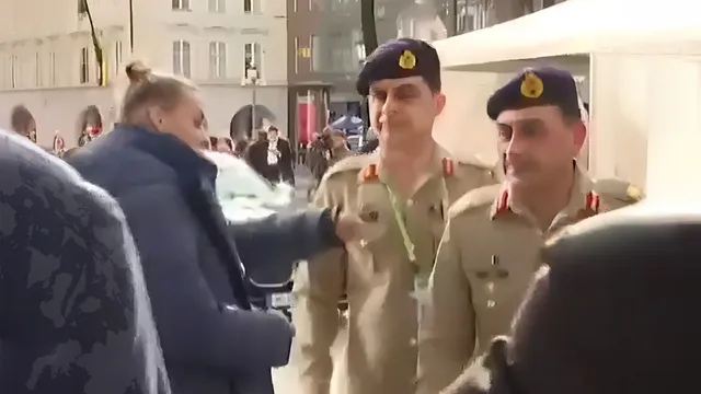 म्यूनिख कॉन्फ्रेंस में पाक आर्मी चीफ की एंट्री पर रोक, सिक्योरिटी ने मांगा आईडी कार्ड