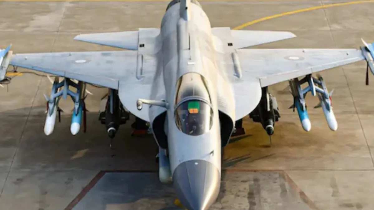 कर्ज में डूबा पाकिस्तान बना चीन का हथियार एजेंट, 9 देशों को फाइटर जेट बेचकर अरबों की डील