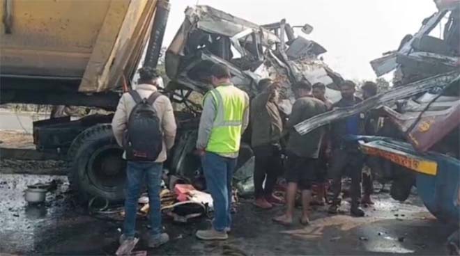 एनएच-49बी पर भीषण सड़क हादसा: ट्रेलर–ट्रक की आमने-सामने टक्कर, एक चालक की मौत, गैस कटर से निकाला गया शव