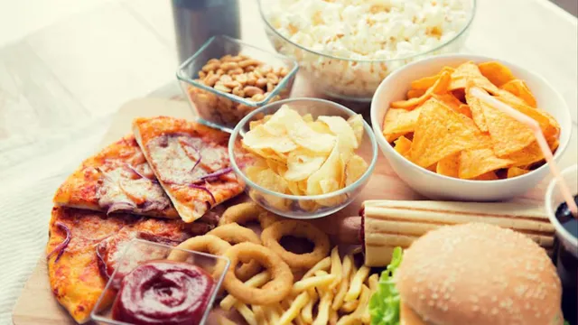 70-80 के दशक का फास्ट फूड कल्चर अब बन रहा जानलेवा, Gen X की 21% महिलाओं को है प्रोसेस्ड फूड की लत