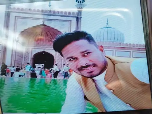 CG Breaking News: ‘1 लाख दो वरना जेल’ धमकी से तंग पेंटर ने की आत्महत्या, सुसाइड नोट में कांग्रेस नेता का नाम, जांच में जुटी पुलिस 