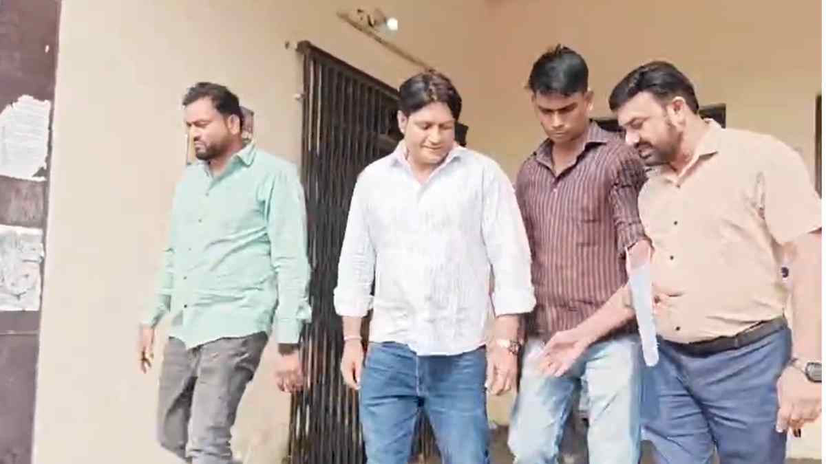 CG ACB Action: CSEB कार्यालय में रिश्वतखोरी का भंडाफोड़, जेई-एई समेत 3 कर्मचारी रंगे हाथ गिरफ्तार