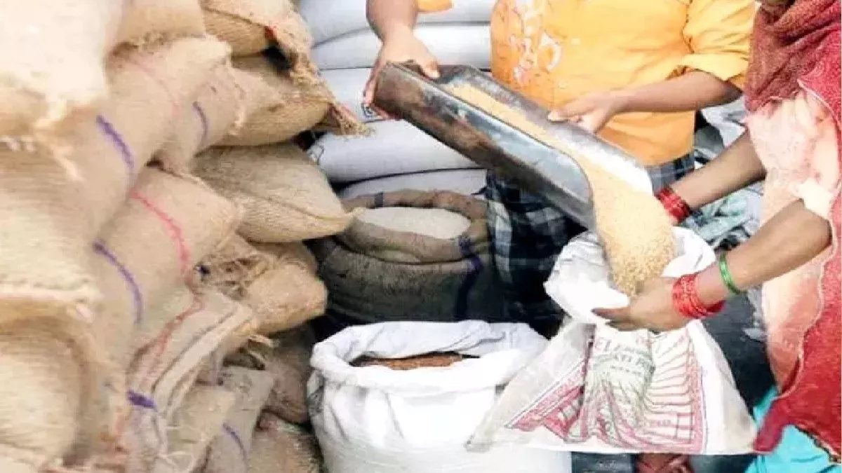 गरीबों का राशन डकार गए रसूखदार: 30 लाख के फर्जीवाड़े में ना FIR, ना रिकवरी; अफसर बोले- पब्लिक पहले ई-KYC कराए