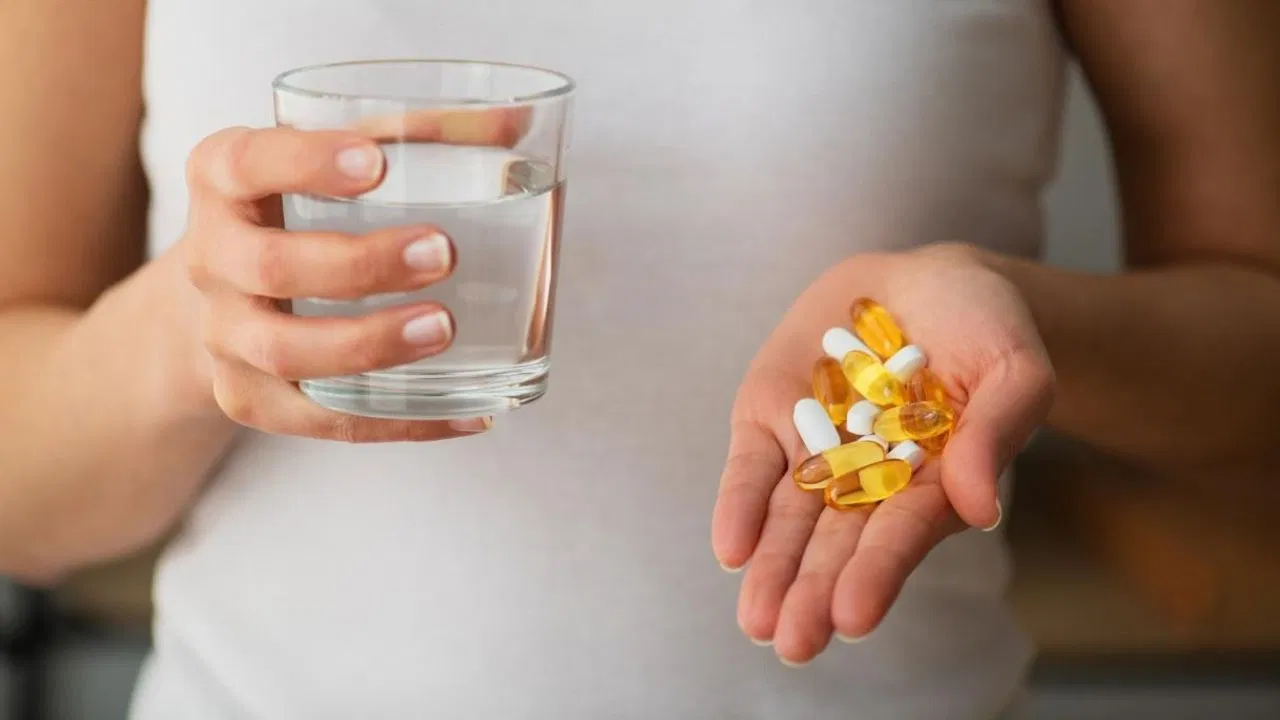 क्या रोजाना मल्टीविटामिन लेना सही है या नुकसानदेह? एक्सपर्ट से जानें सच