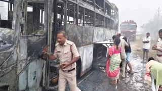 Bus Fire Incident: भुवनेश्वर-मालकानगिरि बस में भीषण आग, विधायक समेत 40 यात्री सुरक्षित, वाहन जलकर खाक